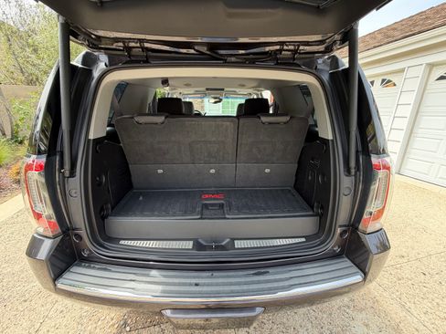 Used 2017 GMC Yukon Denali w/ Open Road Package AWD/4WD image 4