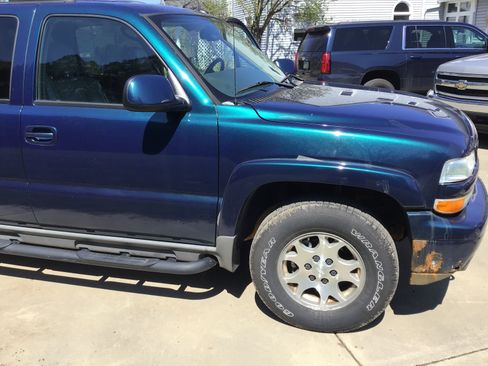 Used 2005 Chevrolet Suburban Z71 w/ Preferred Equipment Group image 14