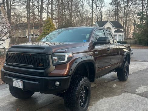 Used 2017 Toyota Tundra SR5 image 2