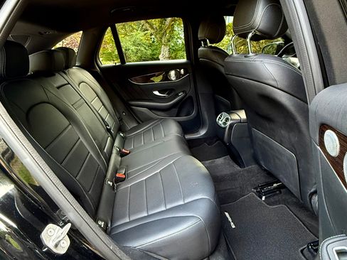 Used 2019 Mercedes-Benz GLC 300 4MATIC image 16