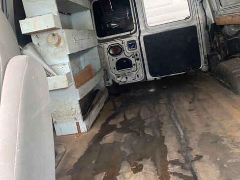 Used 2006 Ford E-250 and Econoline 250 image 4