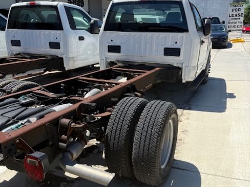 Used 2021 Ford F350 XL w/ Power Equipment Group image 9