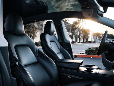 Used 2023 Tesla Model Y AWD image 12