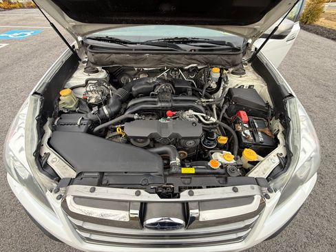 Used 2013 Subaru Outback 2.5i Limited w/ Special Appearance Pkg image 15
