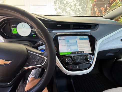 Used 2020 Chevrolet Bolt LT FWD image 10