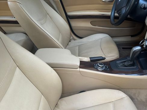 Used 2011 BMW 328i xDrive Sedan AWD/4WD image 9