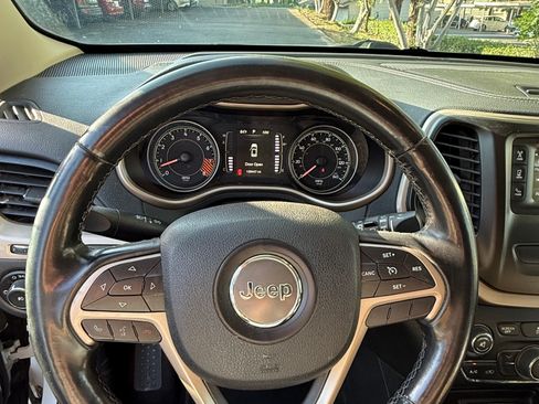 Used 2014 Jeep Cherokee Latitude image 14