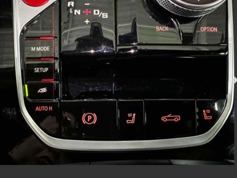 Used 2020 BMW M8 Convertible image 18