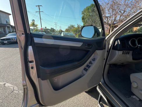 Used 2004 Toyota 4Runner Sport image 21