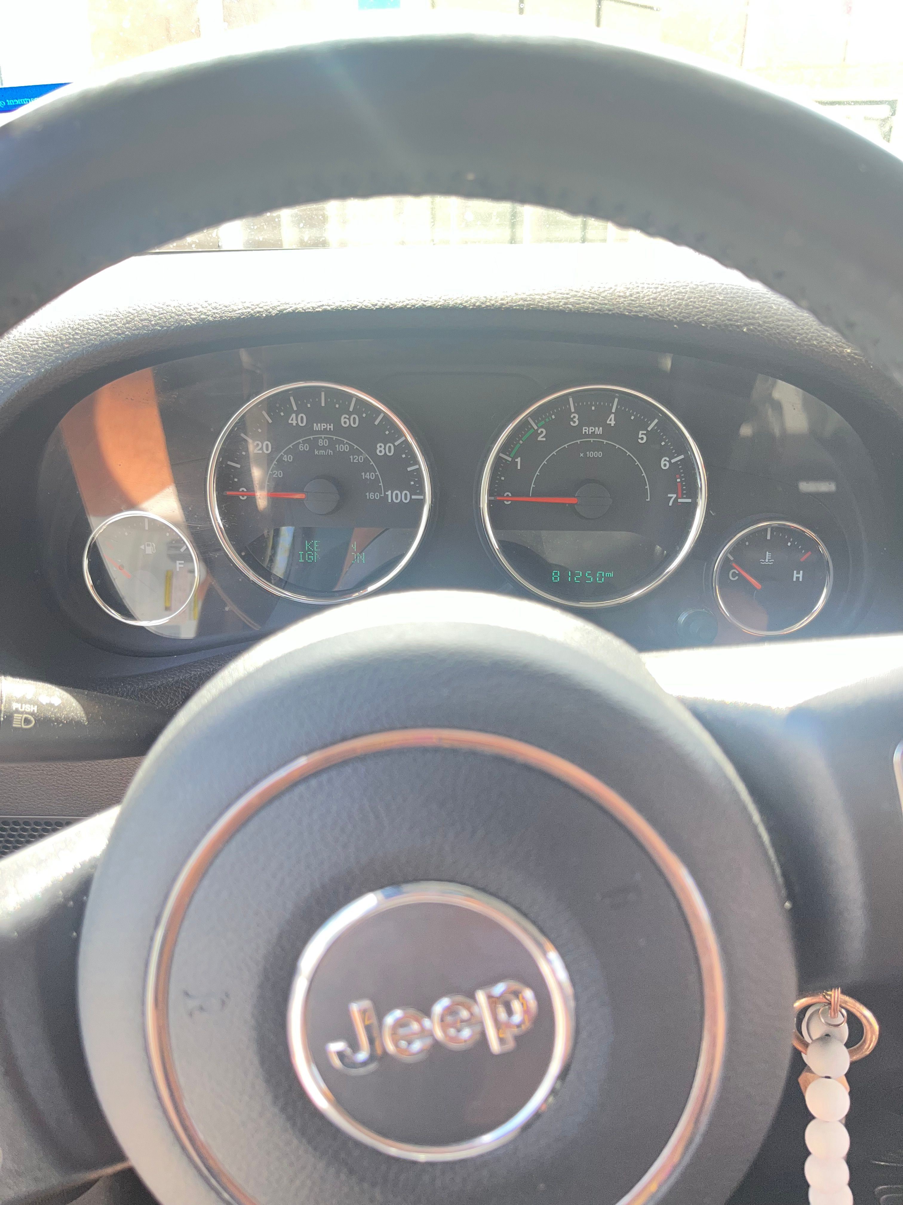 Used 2017 Jeep Wrangler Unlimited Sahara w/ Connectivity Group AWD/4WD image 20
