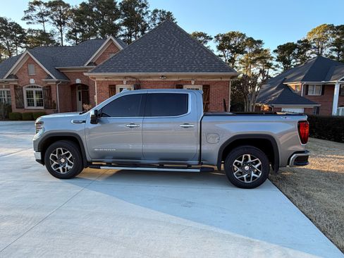 Used 2024 GMC Sierra 1500 SLT w/ SLT Premium Plus Package image 4