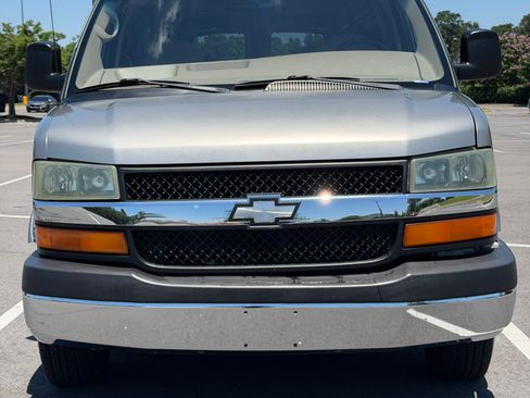 Used 2004 Chevrolet Express 1500 w/ LS Preferred Equipment Group RWD image 4