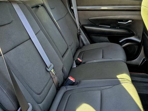 Used 2022 Hyundai Tucson SE image 12