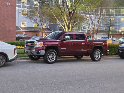 Used 2015 GMC Sierra 1500 SLT w/ SLT Crew Cab Value Package image 2