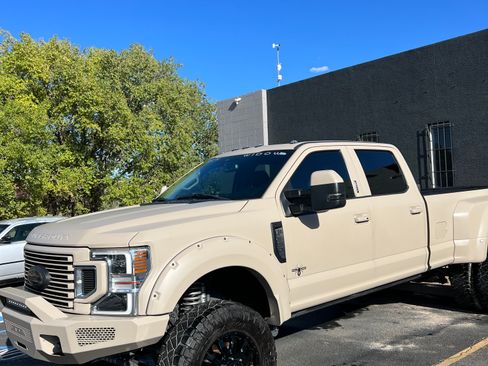 Used 2021 Ford F350 Lariat w/ Lariat Ultimate Package image 3