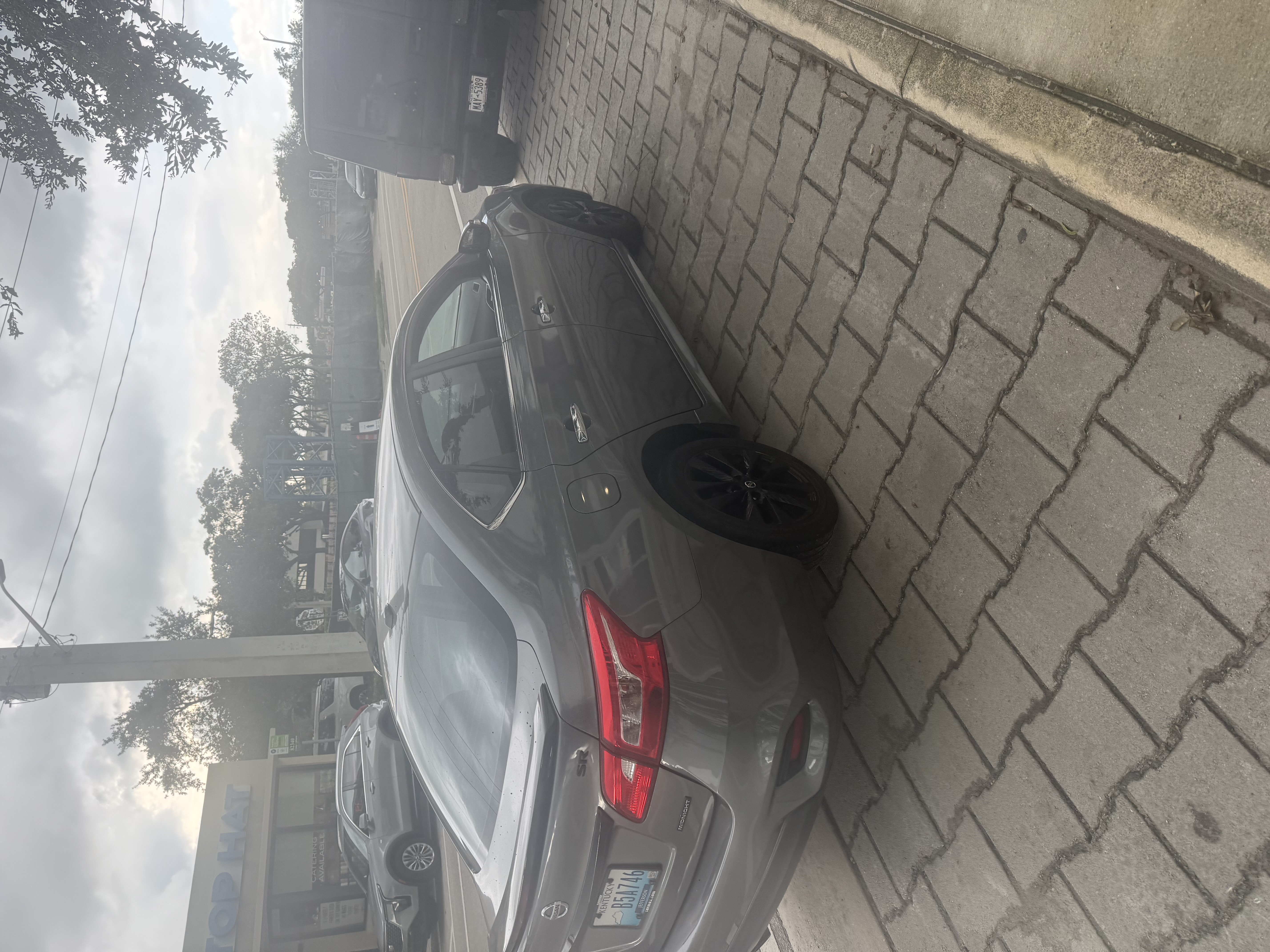 Used 2018 Nissan Sentra SR w/ Electronics Package FWD image 5