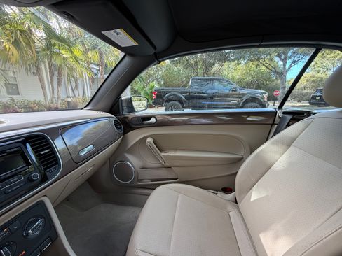 Used 2015 Volkswagen Beetle 1.8T image 13