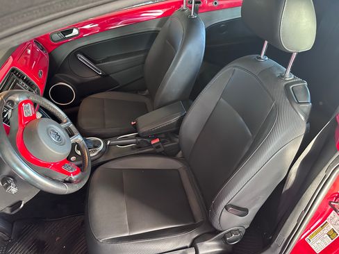 Used 2014 Volkswagen Beetle TDI FWD image 11
