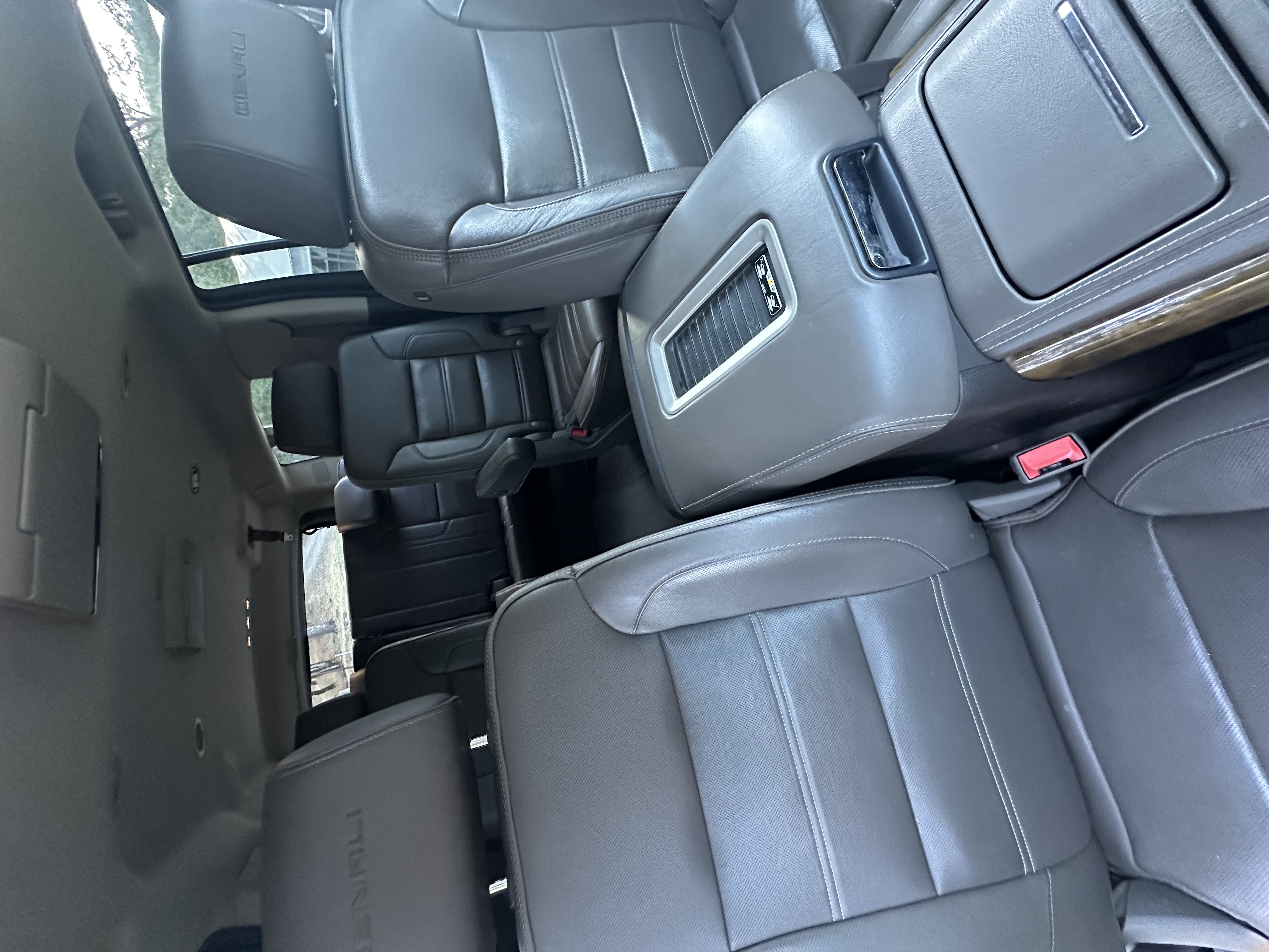 Used 2016 GMC Yukon XL Denali w/ Open Road Package AWD/4WD image 8