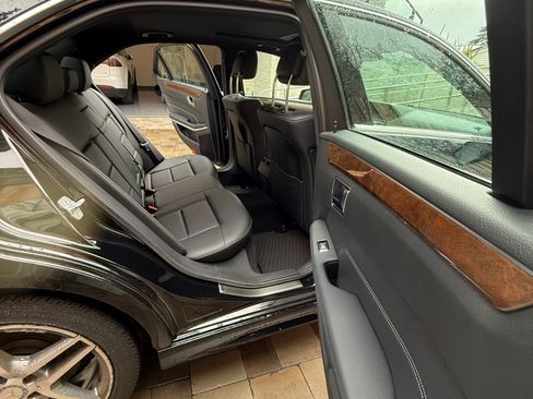 Used 2014 Mercedes-Benz E 350 4MATIC Sedan image 11