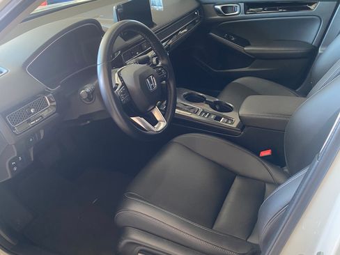 Used 2023 Honda Civic Touring image 4