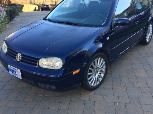 Used 2001 Volkswagen Golf GL FWD image 2