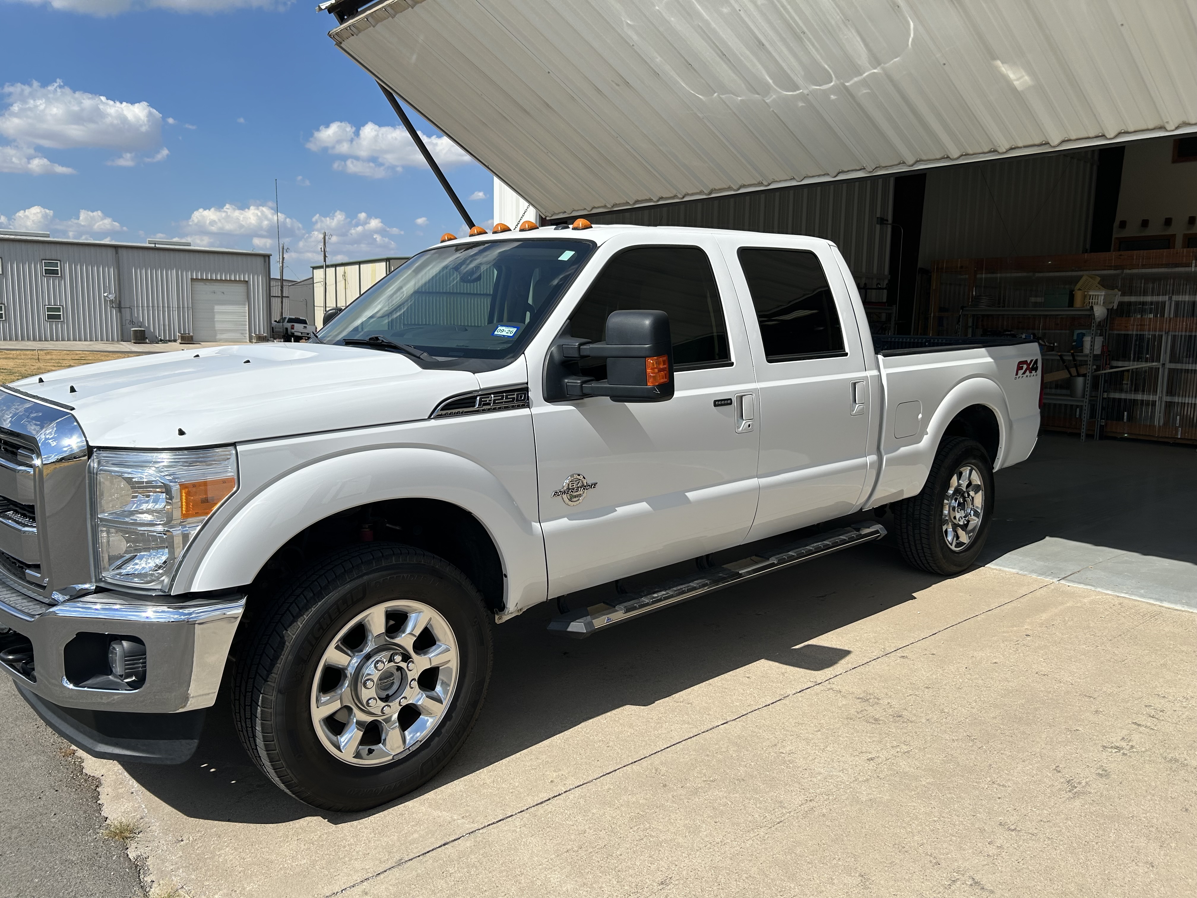Used 2016 Ford F250 Lariat w/ Lariat Interior Package AWD/4WD image 1