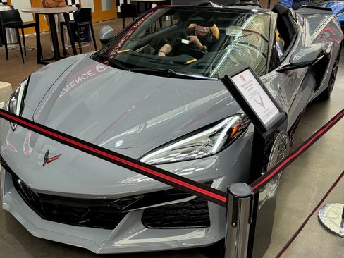 Used 2024 Chevrolet Corvette Z06 image 2