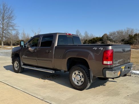 Used 2007 GMC Sierra 2500 SLT w/ Convenience Package image 2