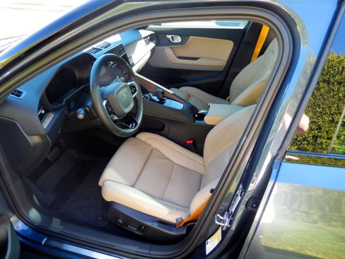 Used 2021 Polestar Polestar 2 w/ Performance Package image 10