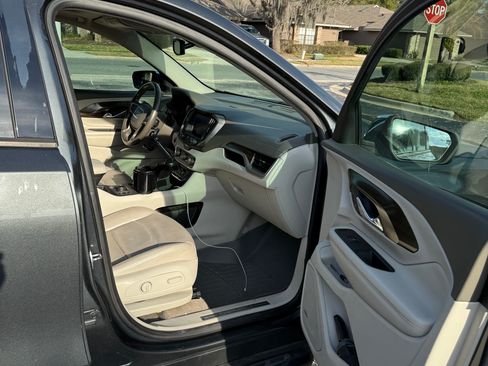 Used 2018 GMC Terrain Denali w/ Comfort Package image 8