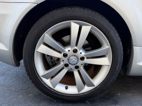 Used 2011 Mercedes-Benz SLK 300 image 27