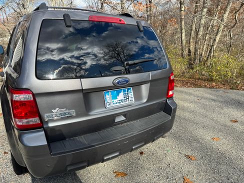 Used 2011 Ford Escape XLT w/ 203A Rapid Spec Order Code image 10