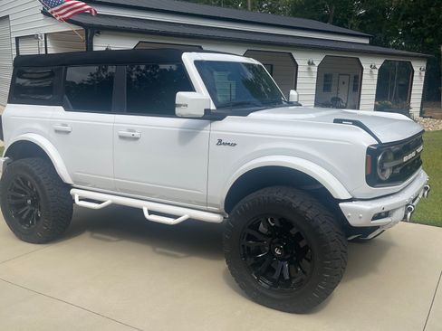 Used 2023 Ford Bronco Outer Banks image 5