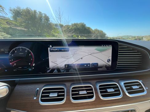 Used 2025 Mercedes-Benz GLE 53 AMG GLE 53 4MATIC Sport Utility 4D image 12