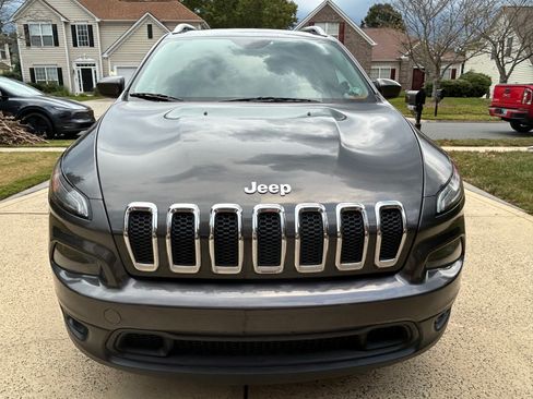 Used 2014 Jeep Cherokee Latitude w/ Comfort/Convenience Group image 2