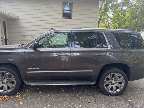Used 2015 GMC Yukon Denali w/ Open Road Package AWD/4WD image 18