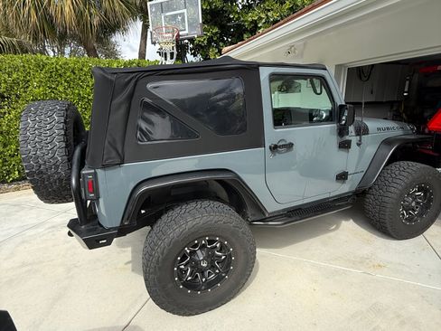 Used 2014 Jeep Wrangler Rubicon w/ Power Convenience Group image 4