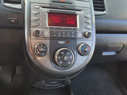 Used 2011 Kia Soul + w/ Audio Pkg image 9