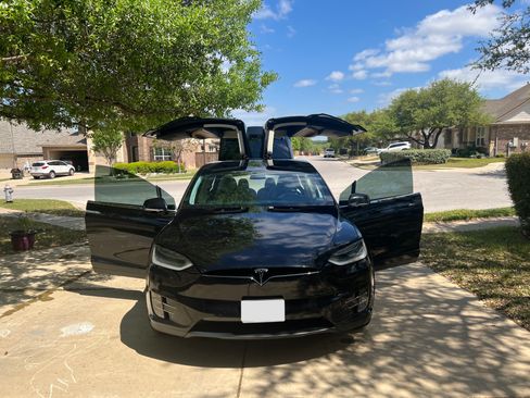 Used 2017 Tesla Model X 90D image 9