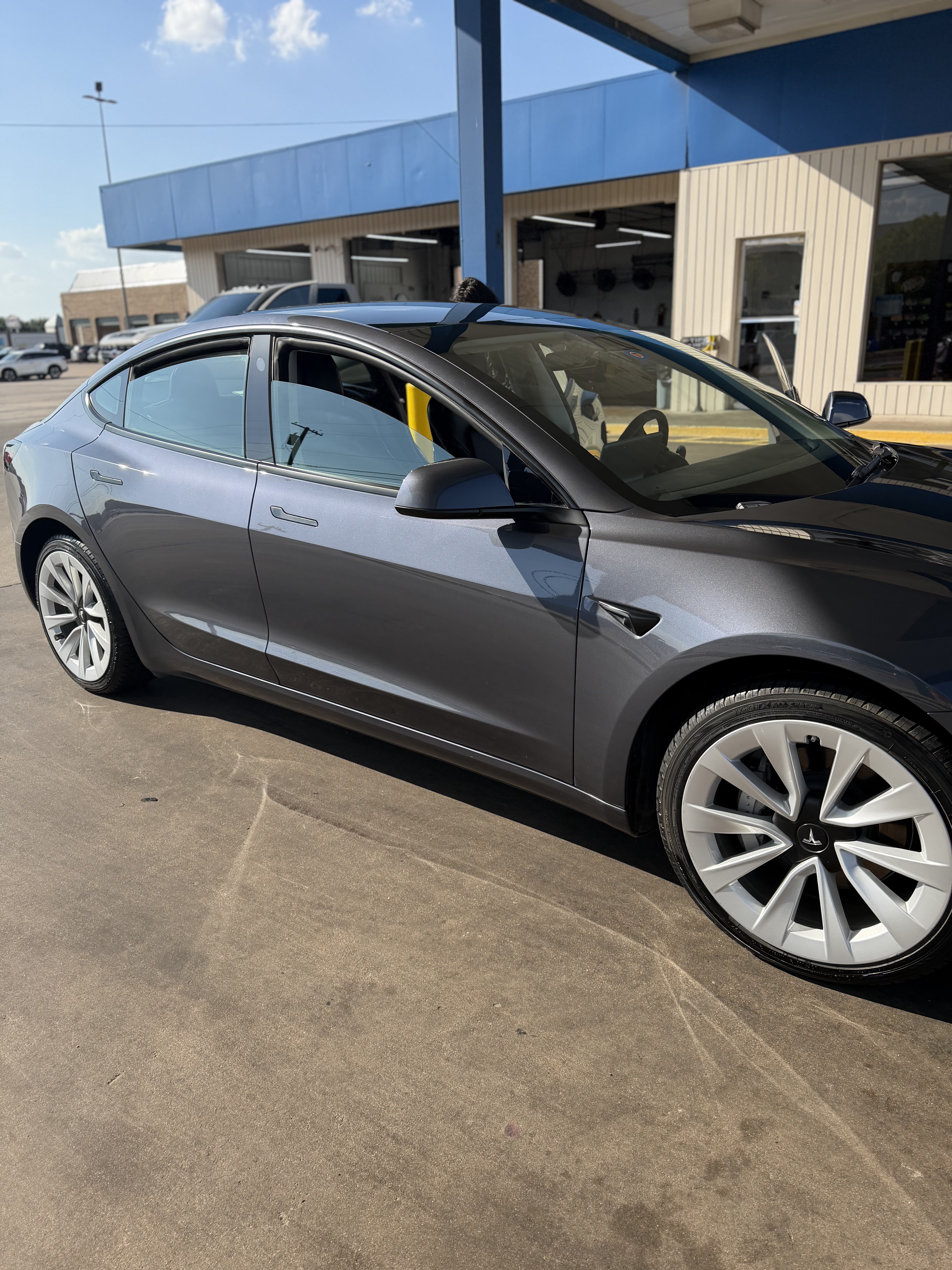 Used 2023 Tesla Model 3 Standard Range RWD image 9
