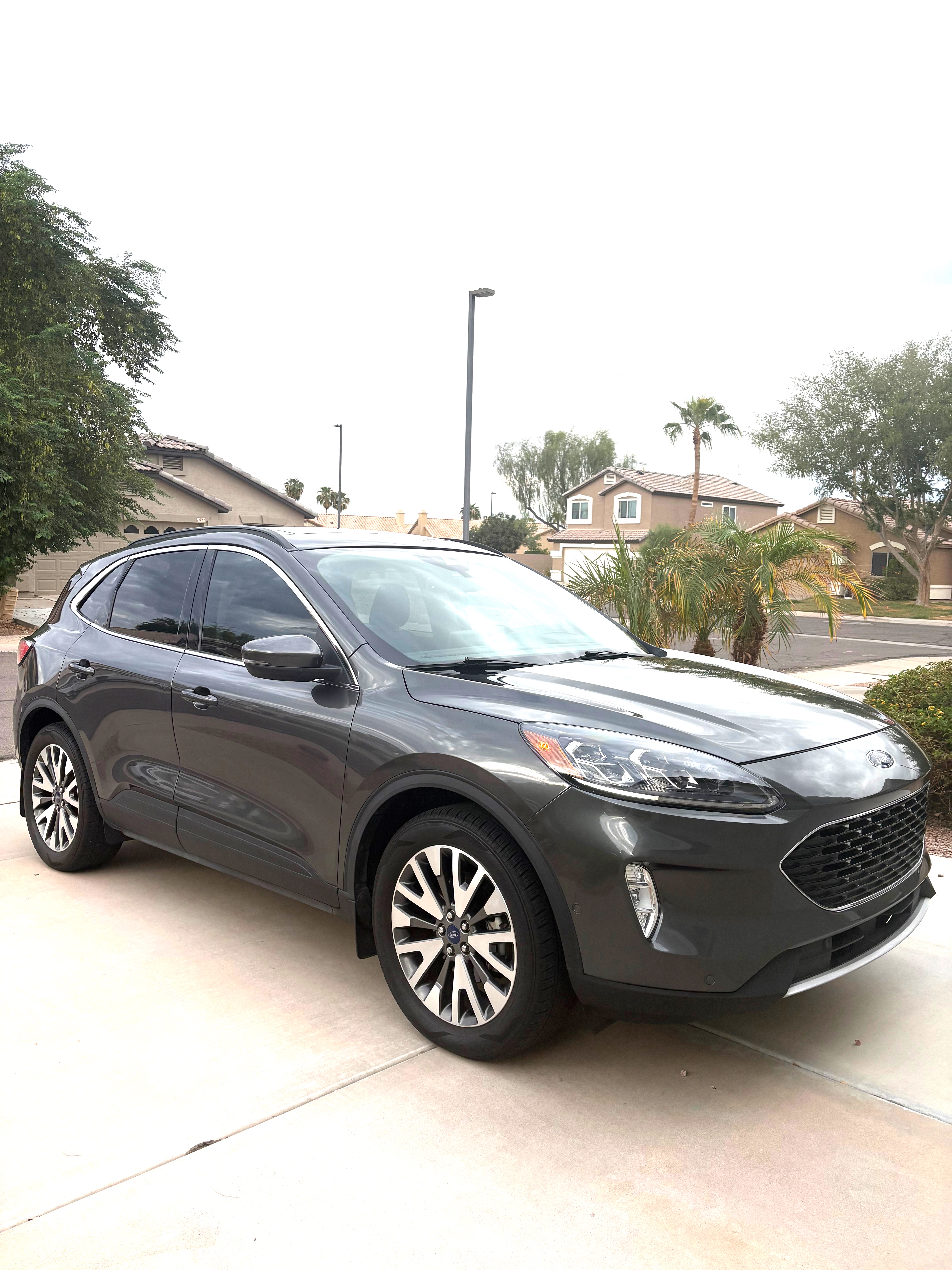 Used 2020 Ford Escape Titanium AWD/4WD image 2