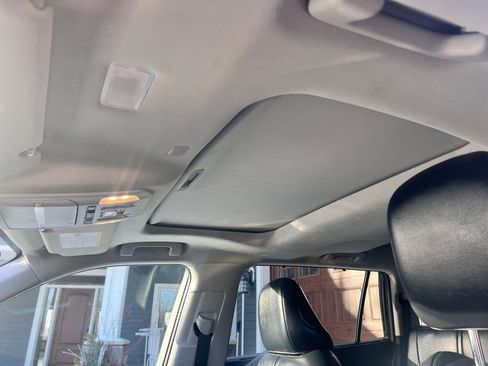 Used 2022 Toyota Highlander XLE image 12