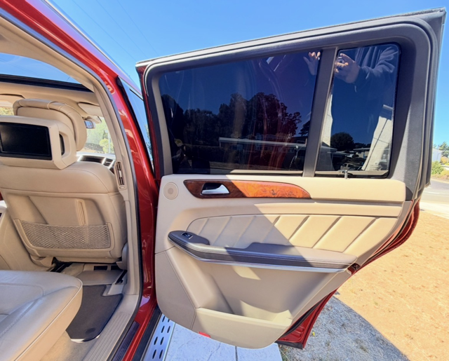Used 2013 Mercedes-Benz GL 550 4MATIC image 21
