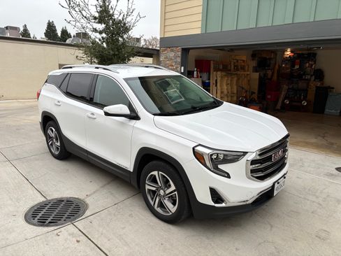 Used 2021 GMC Terrain SLT FWD image 4