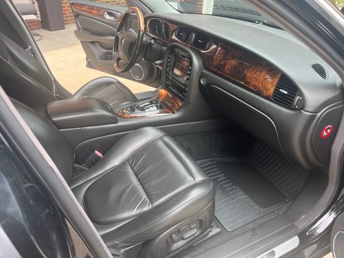 Used 2005 Jaguar XJ Vanden Plas image 13