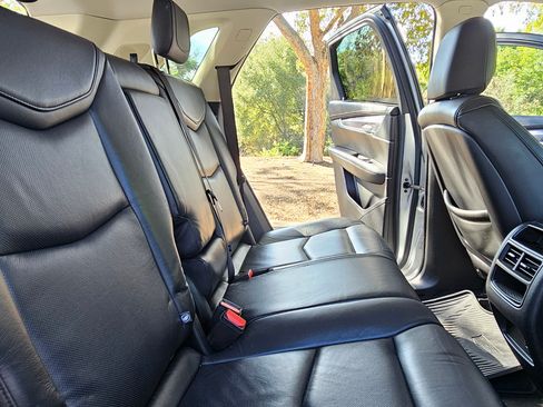 Used 2018 Cadillac XT5 Luxury w/ Driver Awareness Package image 21