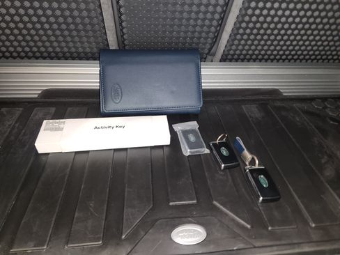 Used 2022 Land Rover Defender 90 X-Dynamic HSE image 17