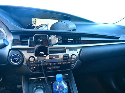 Used 2017 Lexus ES 300h 300h Sedan 4D image 11