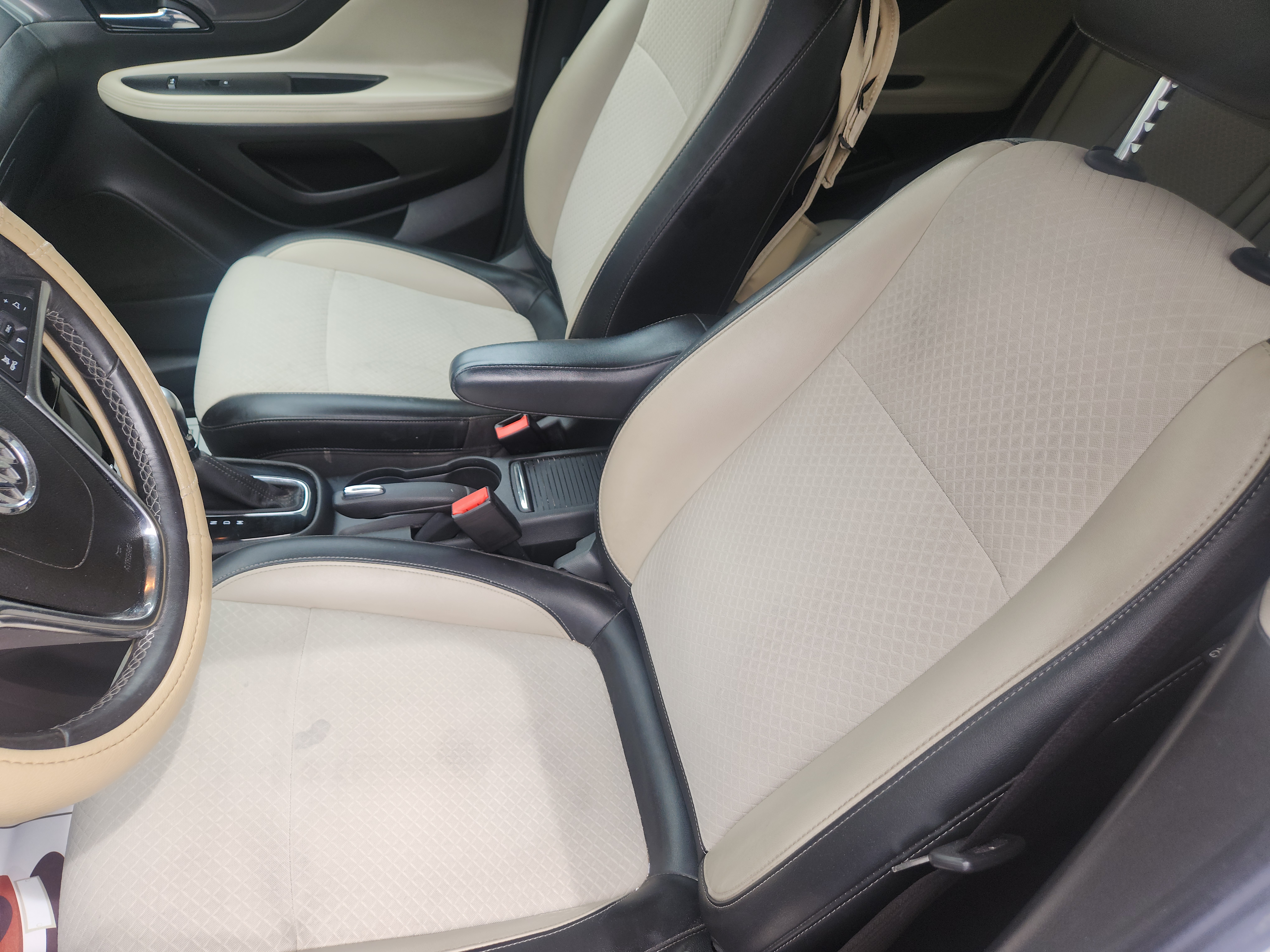 Used 2018 Buick Encore Preferred FWD image 1